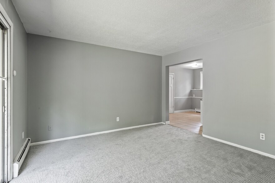 Building Photo - 968 Gershwin Ave N