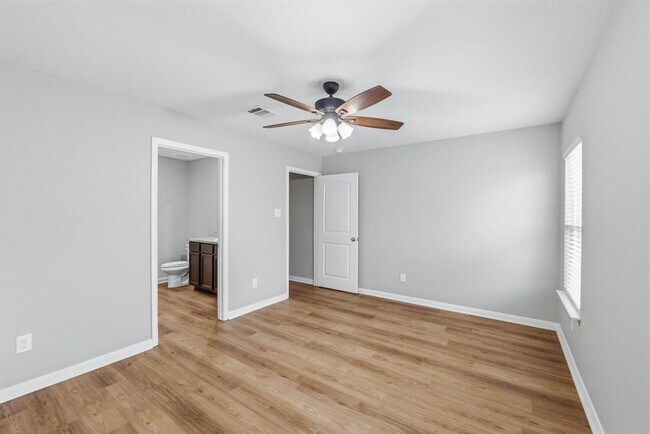 Building Photo - 1326 Amy Dr