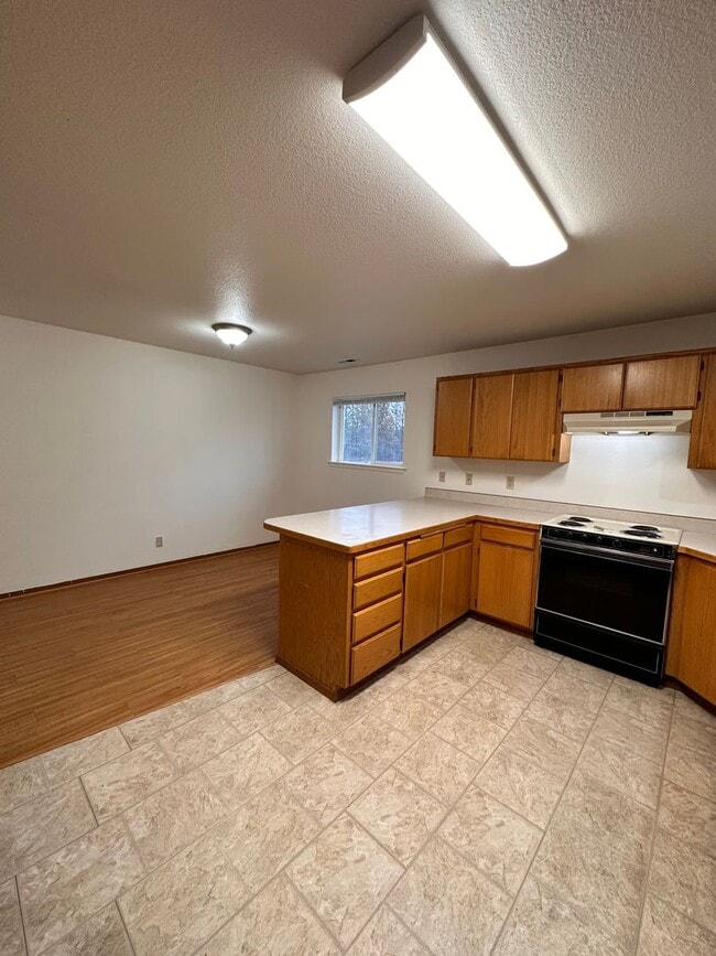 Building Photo - 1877 Fairway Dr
