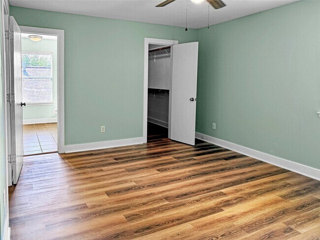 Building Photo - 1613 Palcio Real Dr