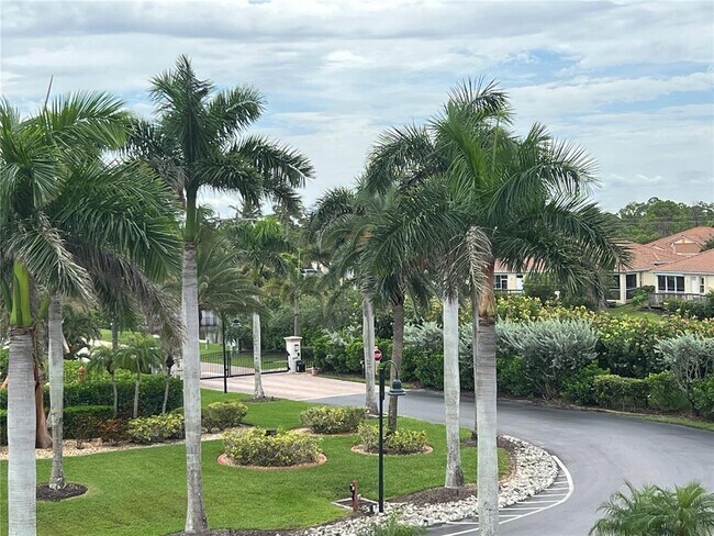 Building Photo - 3220 S Shore Dr