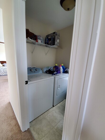 Washer Dryer - 808 Ayrshire Ave