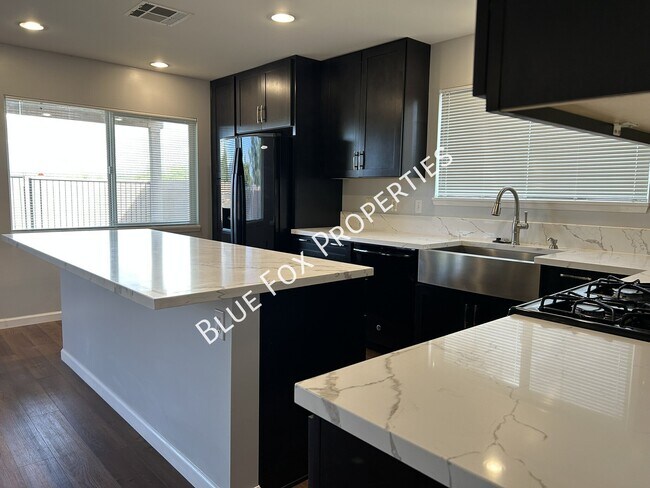 Building Photo - 10066 N Blue Crossing Way