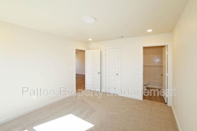 Building Photo - 8905 Tarrant Rd