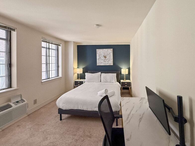 Building Photo - 111-23 N 15th St