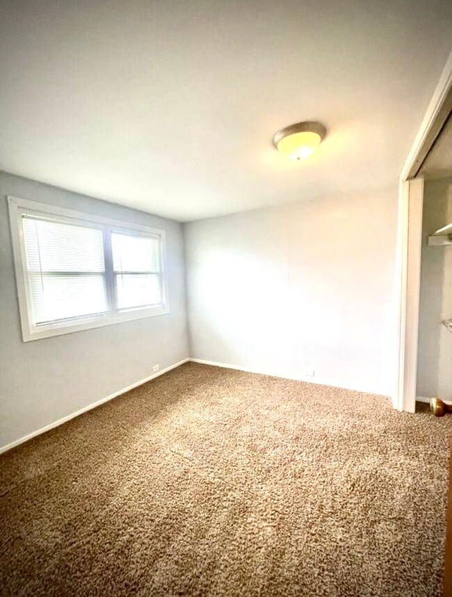 Building Photo - 4434 Huron Cir