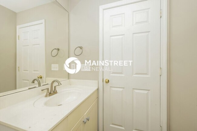 Building Photo - 3 Bedroom Pet-Friendly Home in MOUNT JULIET, TN with Main Street Renewal