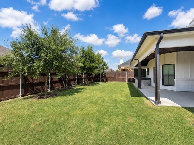 Building Photo - Modern 3 Bed / 2 Bath Home with Central Air & Updated Appliances in West Temple