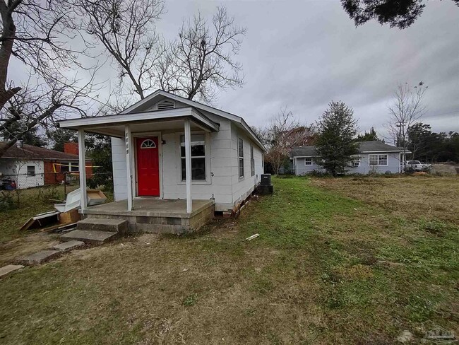 Primary Photo - 1119 N Q St