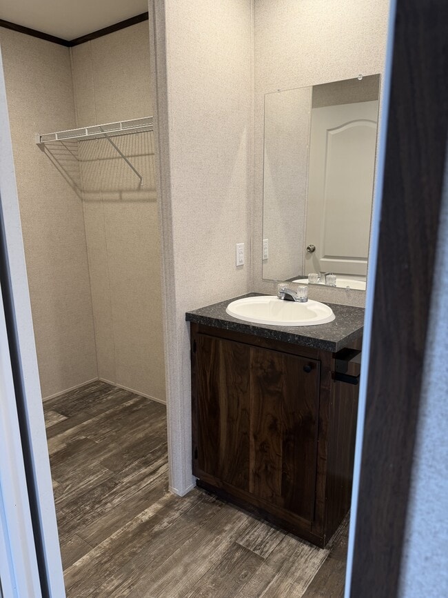 Building Photo - 408 Parker St