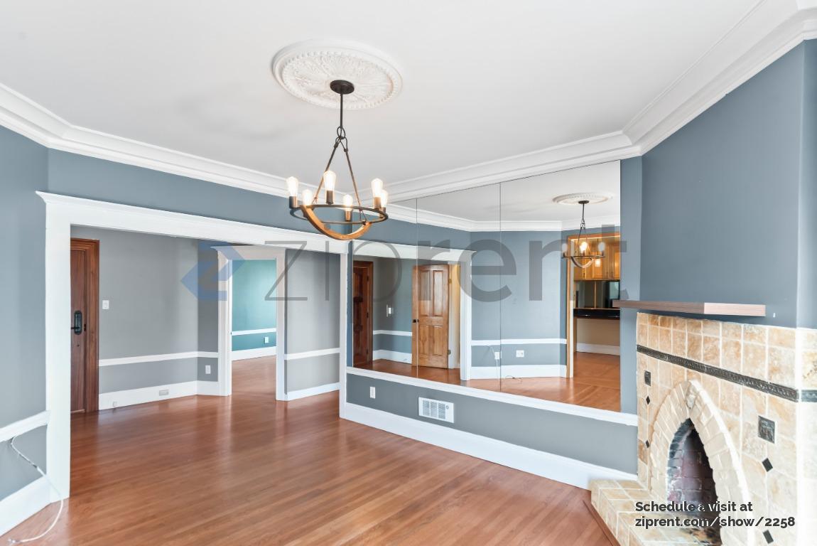 Building Photo - 1701 Grove St