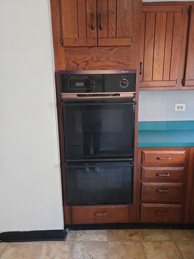 Building Photo - 2608 S Fairhill St