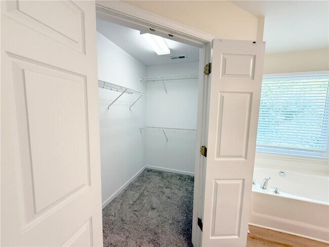 Building Photo - 350 Laurel Glen Crossing
