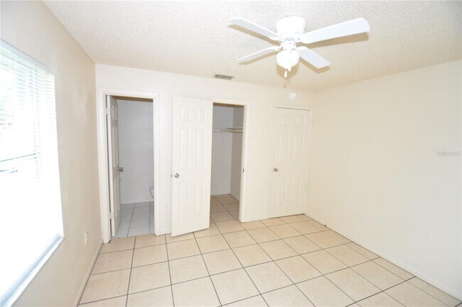 Building Photo - 1624 Merrick Rd