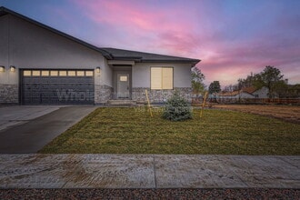 Building Photo - 31 S Gray St