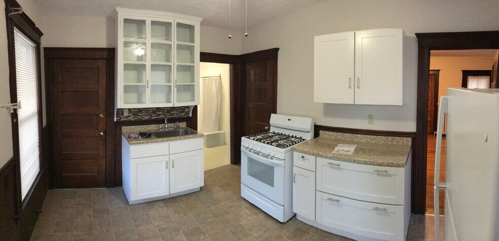 Kitchen - 82 Bridge St