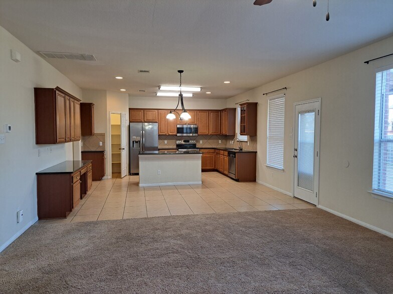Building Photo - 829 Kachina Loop