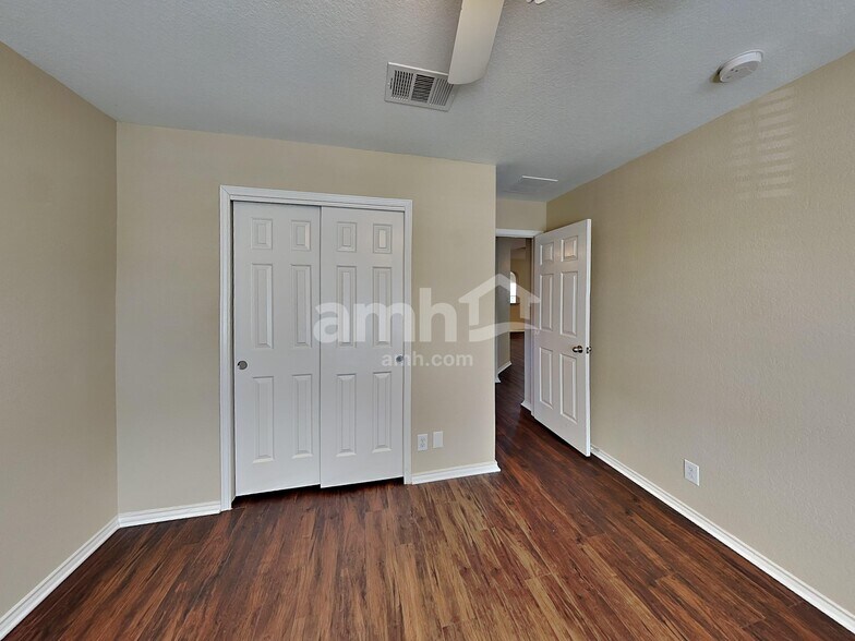 Building Photo - 631 Tom Kemp Dr