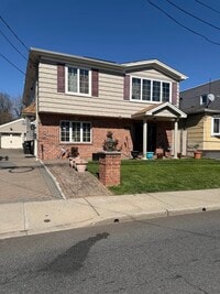 Building Photo - 244 Front St