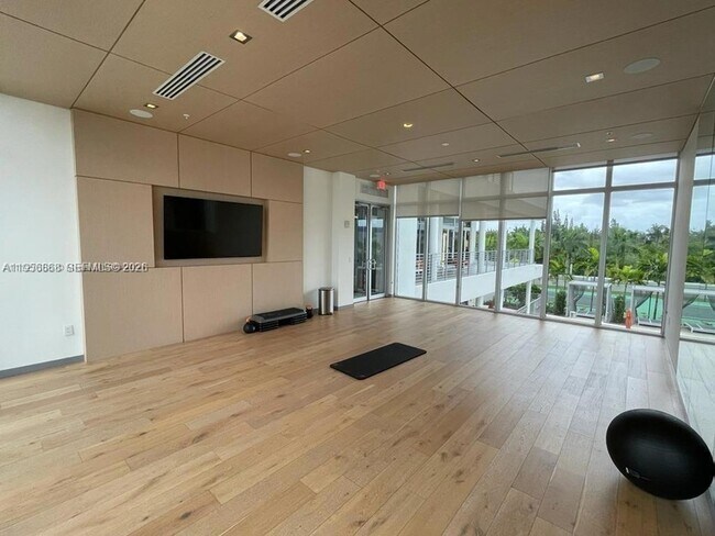 Building Photo - 6453 NW 102nd Path