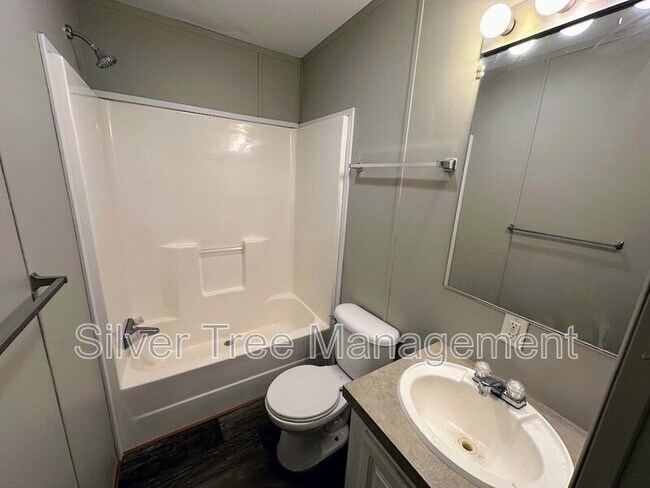 Building Photo - 260 Lark Meadow Dr
