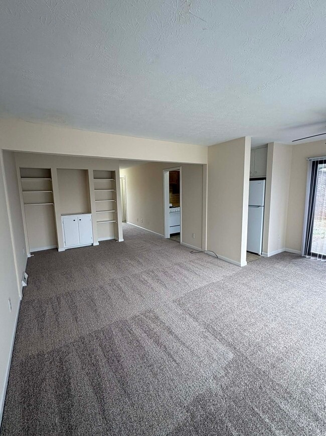 Building Photo - 1615 Highland Way