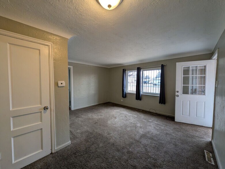 Building Photo - 1537 Uinta St