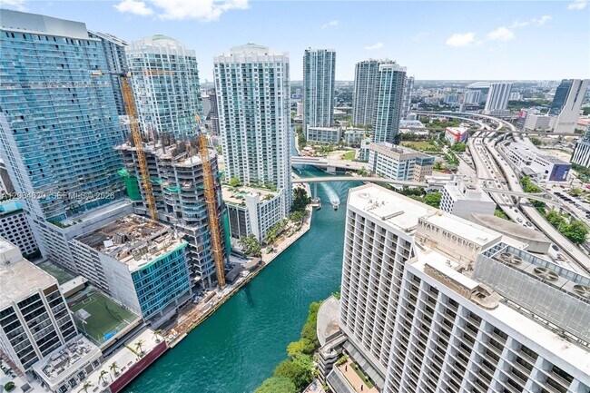 Building Photo - 200 Biscayne Blvd Way