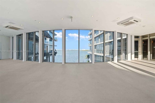 Building Photo - Northeast 24th Street, Miami, FL 33137 - 2 BR 2 BA condo