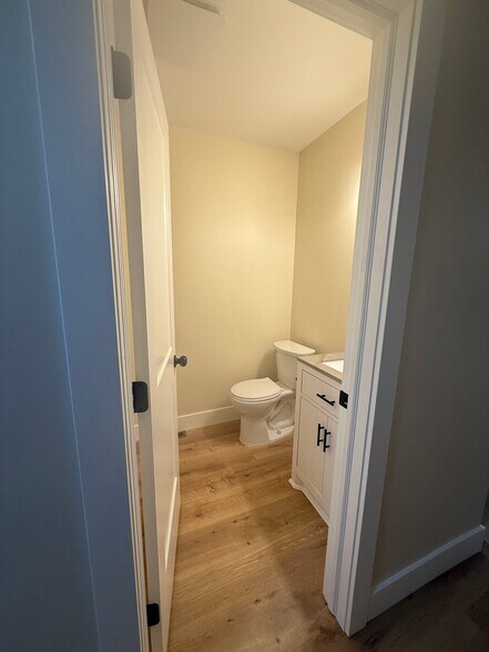 Building Photo - 2405 Farmstead St