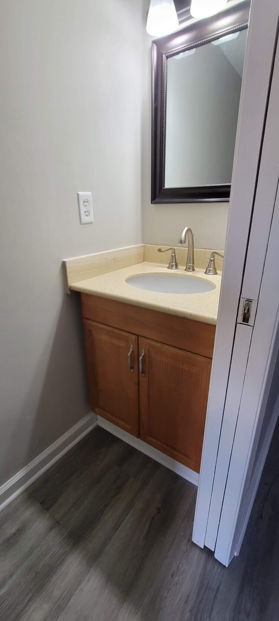 Building Photo - 312 38th St