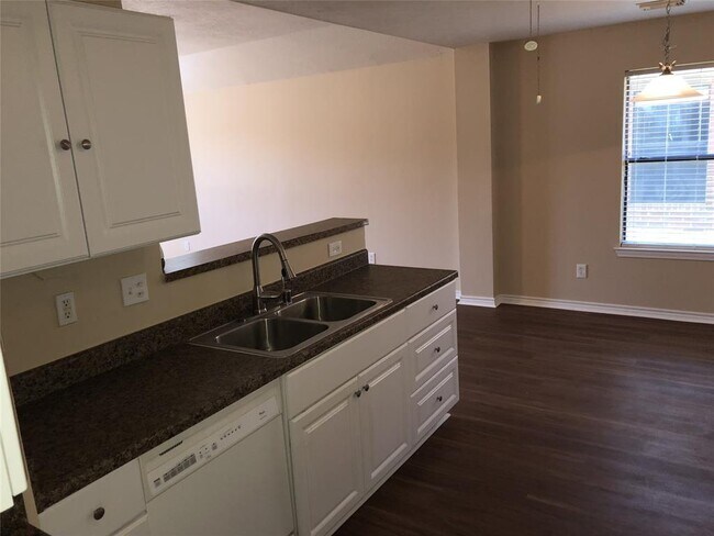 Building Photo - 16115 Speyburn Ct