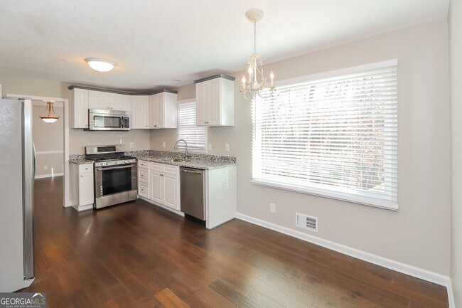 Building Photo - 130 Kellie Ln