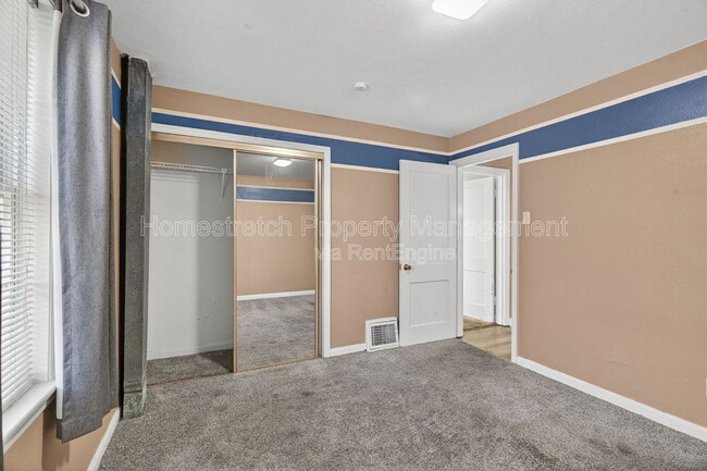 Building Photo - 1255 St Antoine St