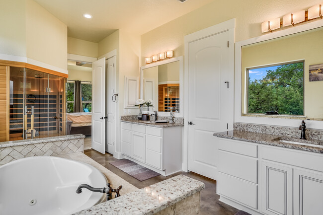Building Photo - 1194 Vaquero Way