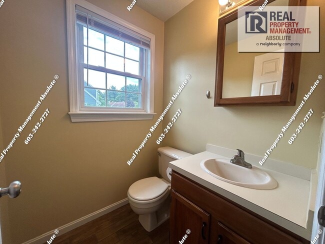 Building Photo - Renovated Townhome in Prime Location