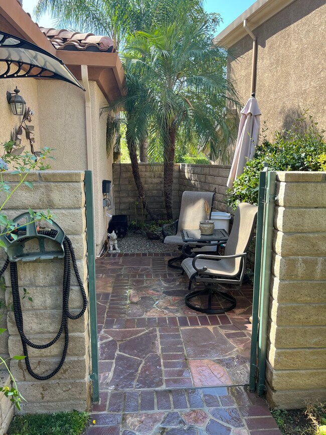 Private patio - 28269 Infinity Cir