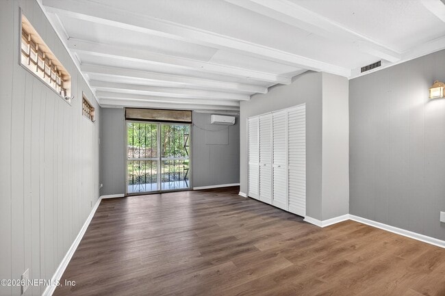 Building Photo - 6955 Miss Muffet Ln S