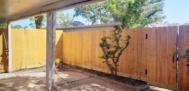 Building Photo - 12633 Memorial Dr