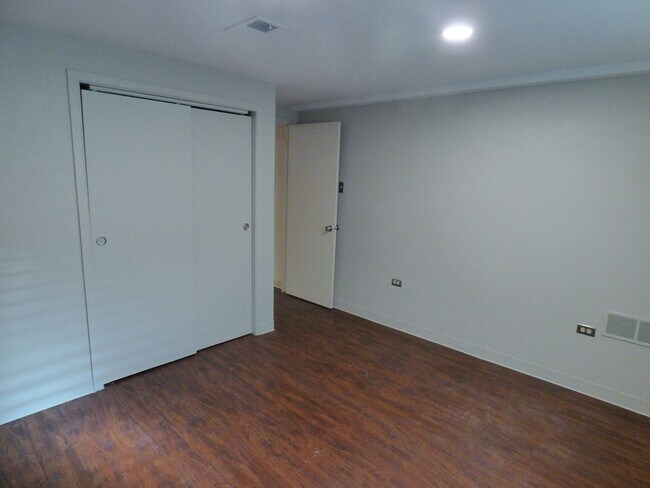 Building Photo - $0 DEPOSIT OPTION! RANCH STYLE HOME IN PRIME VIRGINIA VILLAGE!!!