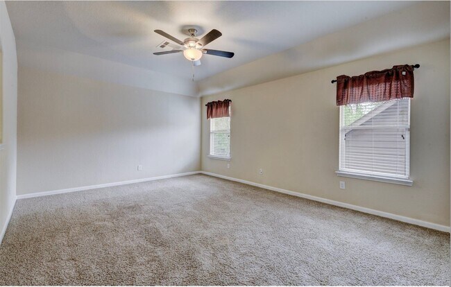 Building Photo - 158 Black Swan Pl