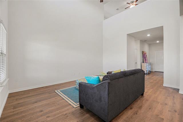 Building Photo - 1613 Grand Villa St