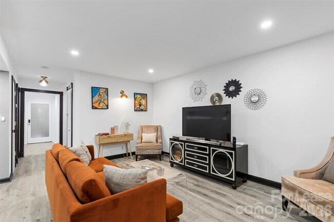 Building Photo - 25033 Molokai Dr