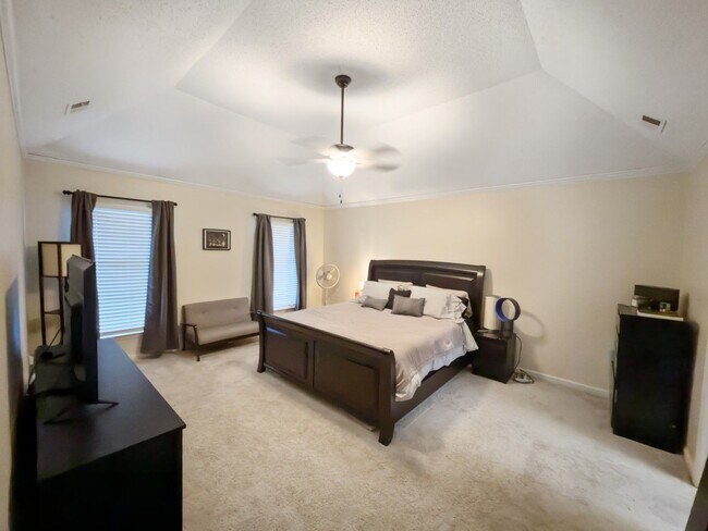 Building Photo - 743 Grovewood Dr