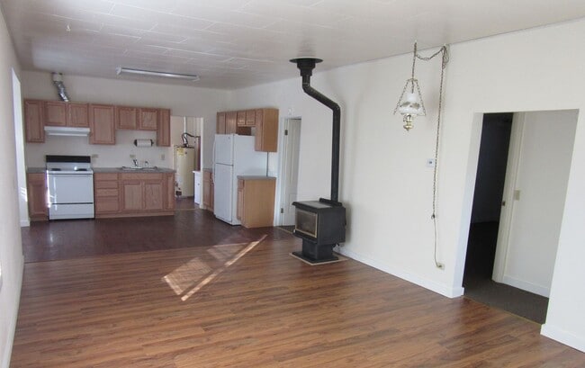 Building Photo - 912 N 1st St