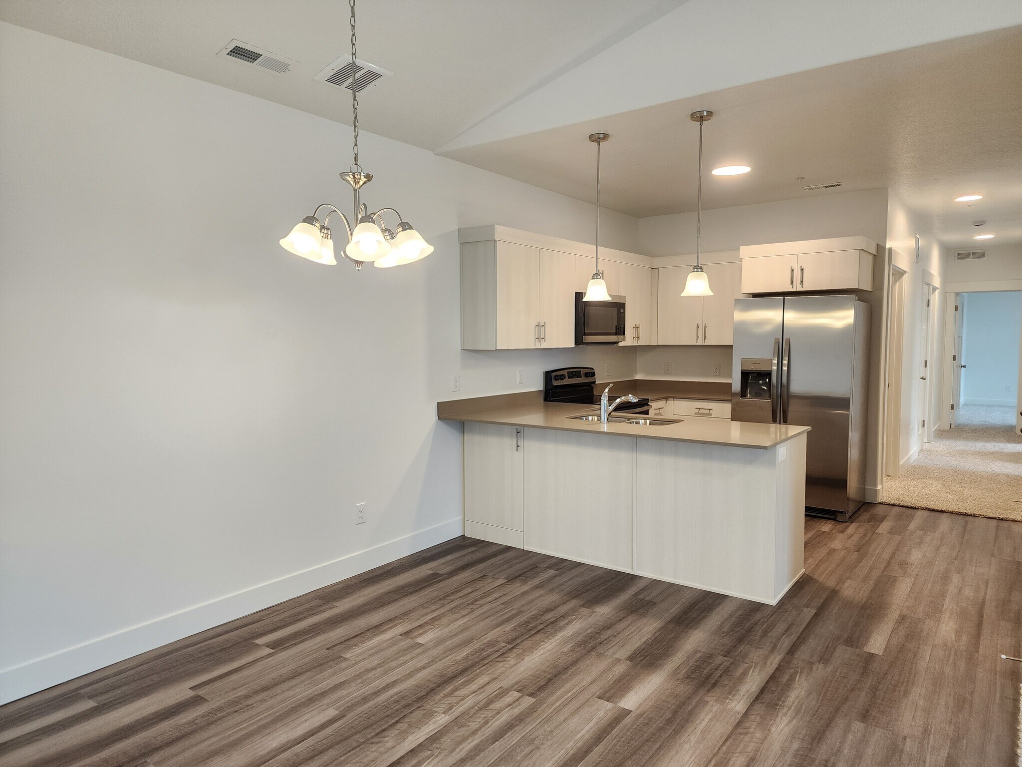 Building Photo - 4735 S Alder Dr