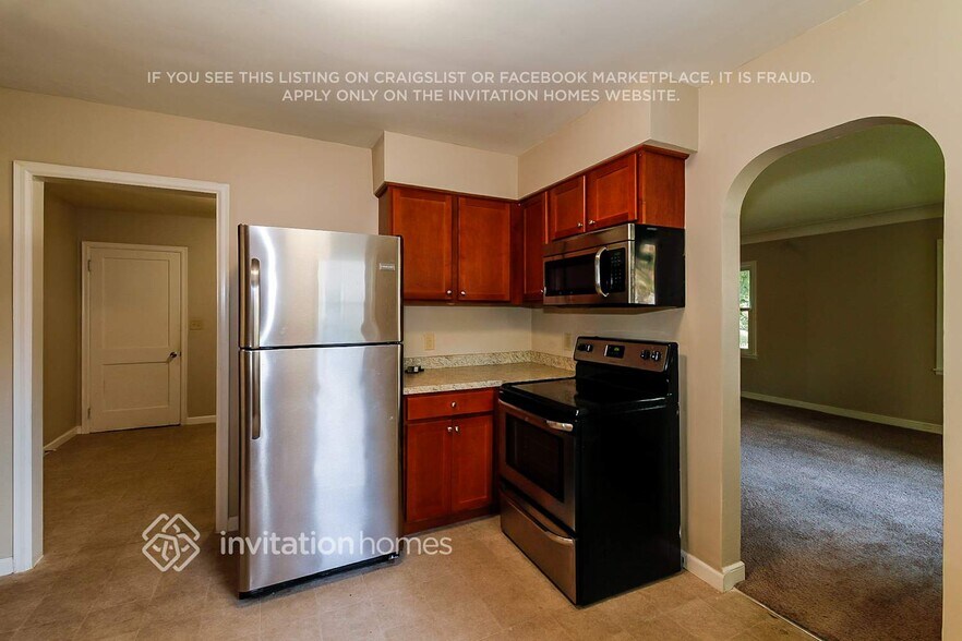 Building Photo - 3940 3rd St NE