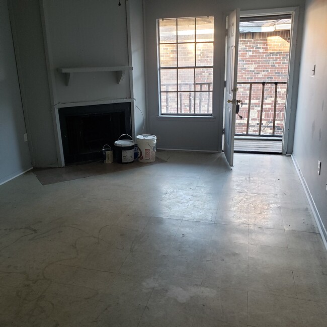 Building Photo - 2 Bed/2 Bath Apartment