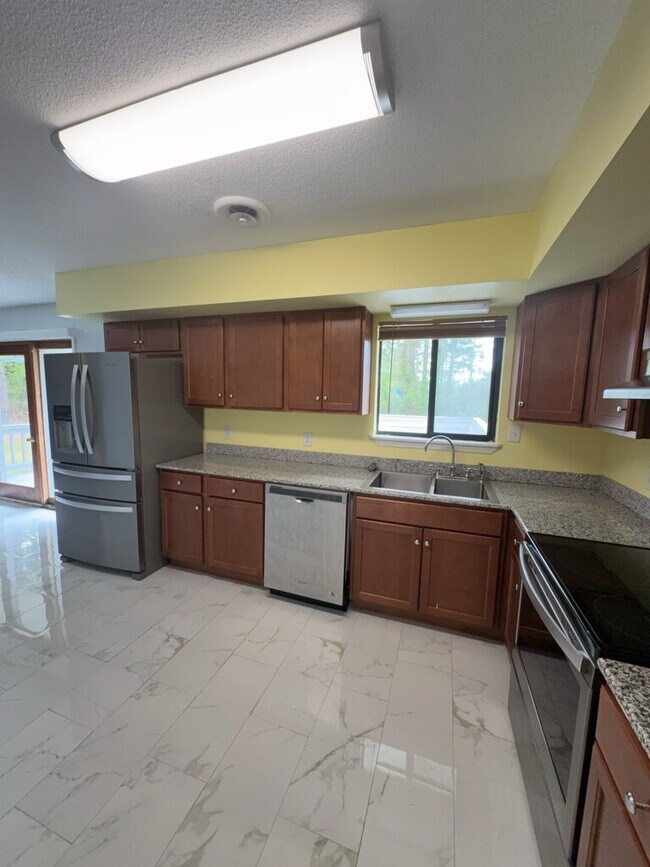 Building Photo - 110 Elwood Rd