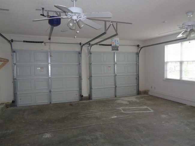Building Photo - 509 Brickstone Dr